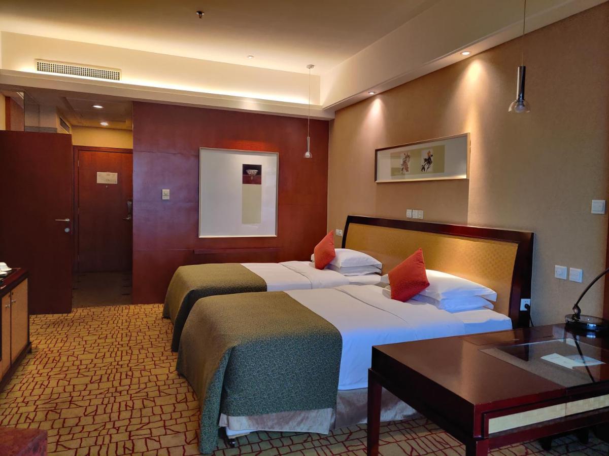Empark Grand Hotel Kunming Buitenkant foto