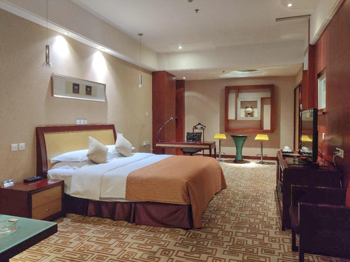 Empark Grand Hotel Kunming Buitenkant foto